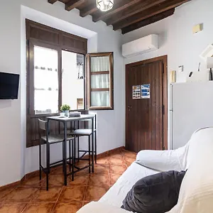 the-heart-of-malaga-apartments.hotelsinnerja.org/